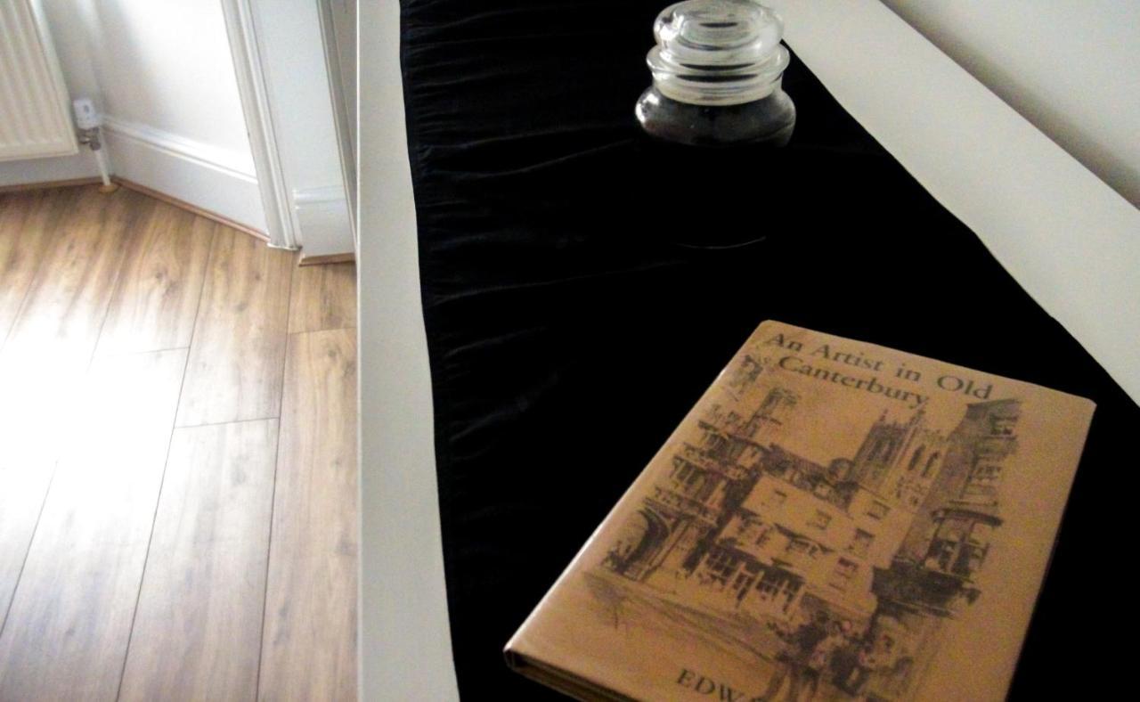 Cosy Central Canterbury - Modern Victorian Buitenkant foto
